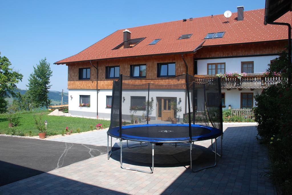 Familienferienhof Stabauer Zell am Moos Bagian luar foto